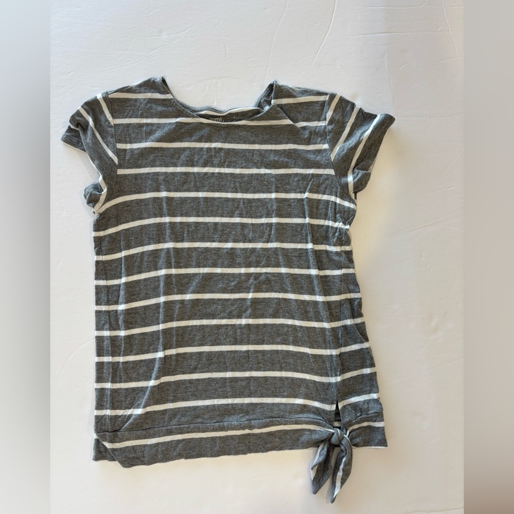 Rumi +Ryder Girls Grey and white striped T-shirt size 12-14